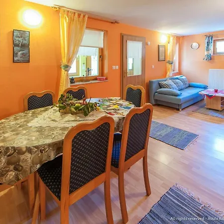 Veverica Apartman *